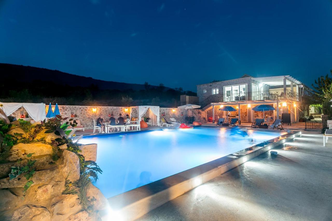 Lustica Apartments Zewnętrze zdjęcie