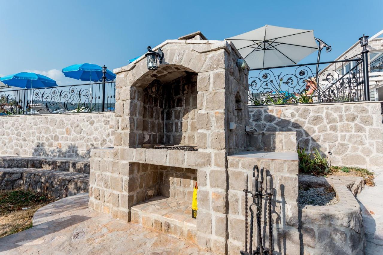 Lustica Apartments Zewnętrze zdjęcie