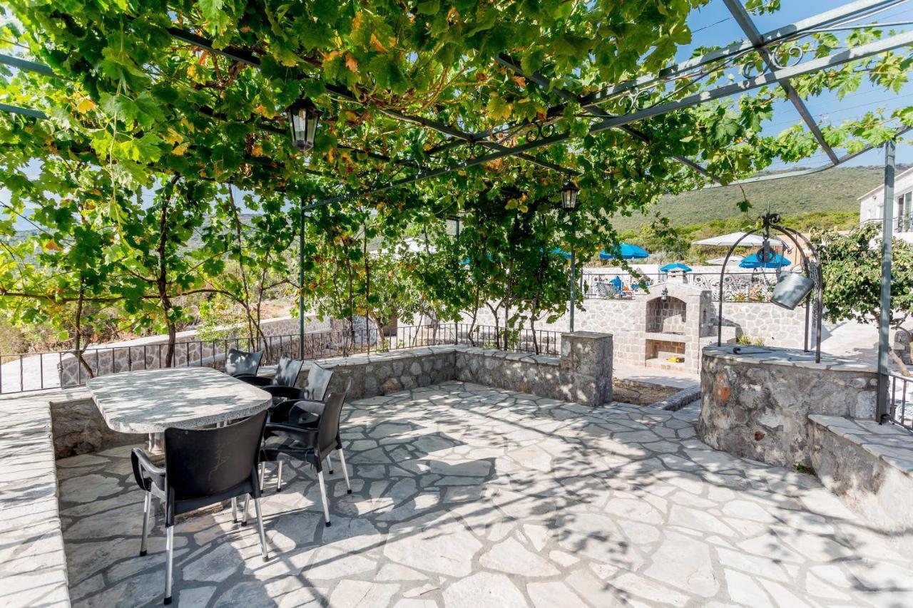 Lustica Apartments Zewnętrze zdjęcie