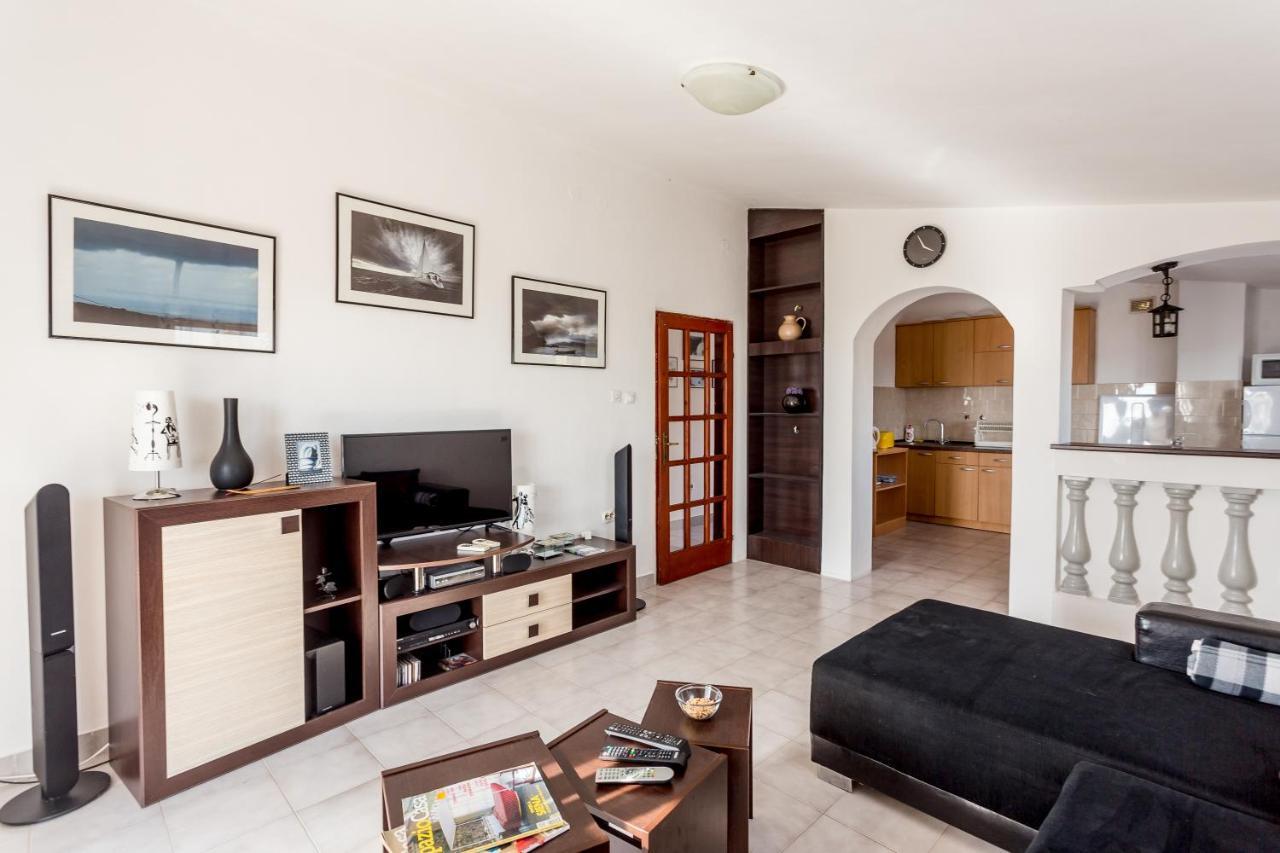 Lustica Apartments Zewnętrze zdjęcie