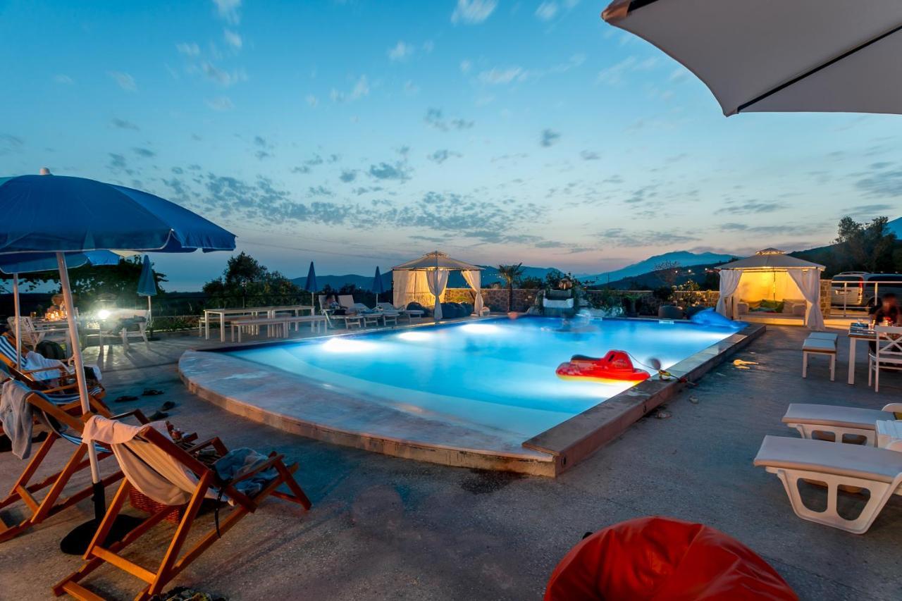 Lustica Apartments Zewnętrze zdjęcie