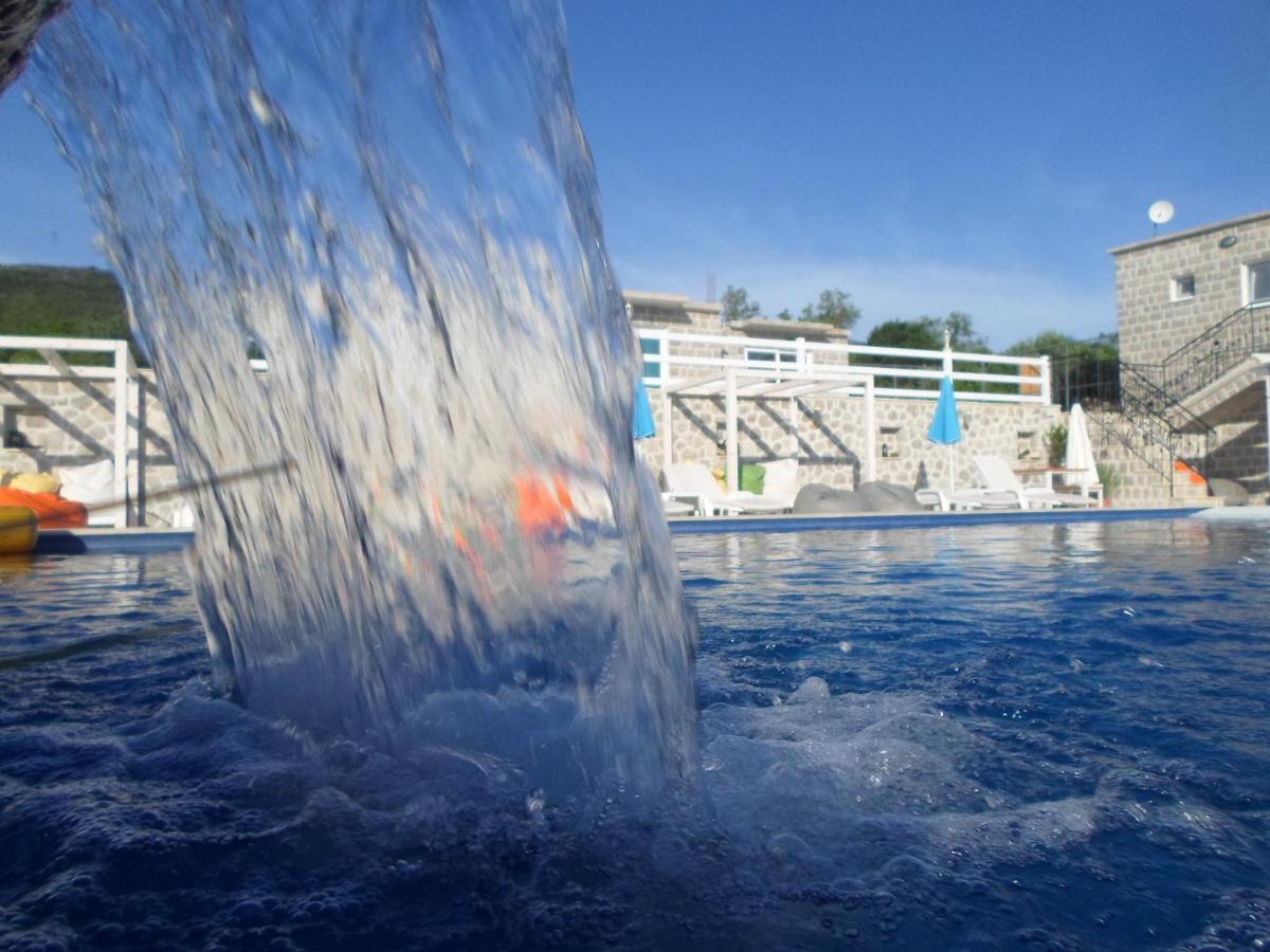 Lustica Apartments Zewnętrze zdjęcie