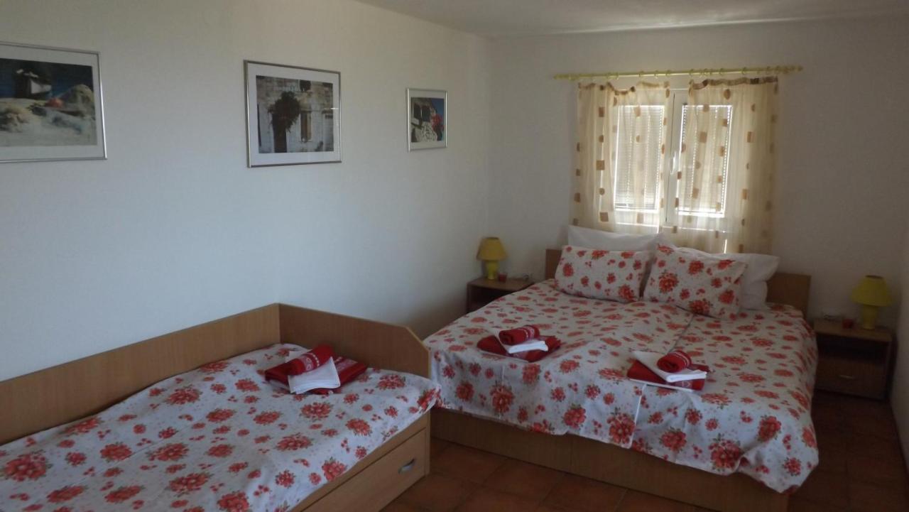 Lustica Apartments Zewnętrze zdjęcie
