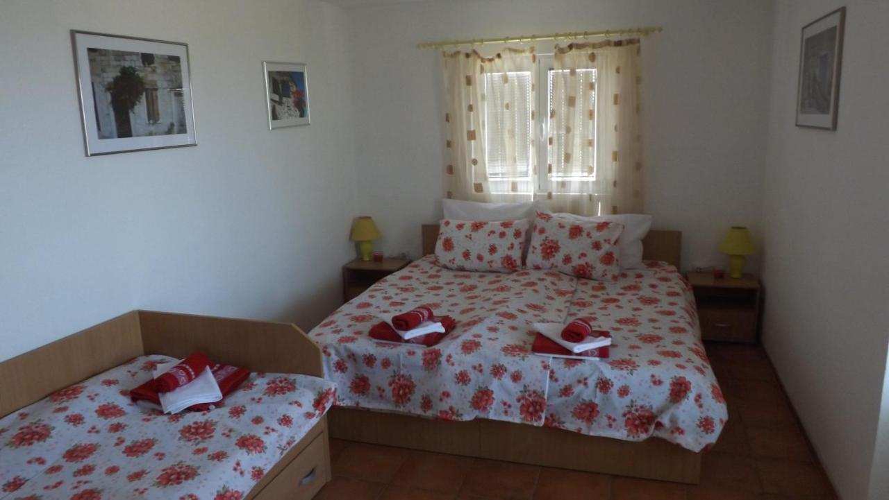Lustica Apartments Zewnętrze zdjęcie